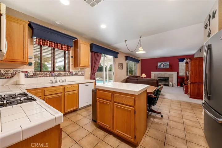 1546 Regents Street, Lancaster, California 93534