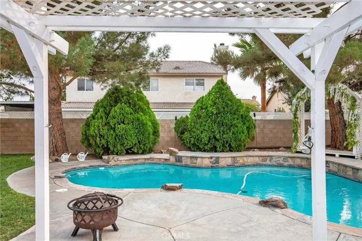 1546 Regents Street, Lancaster, California 93534