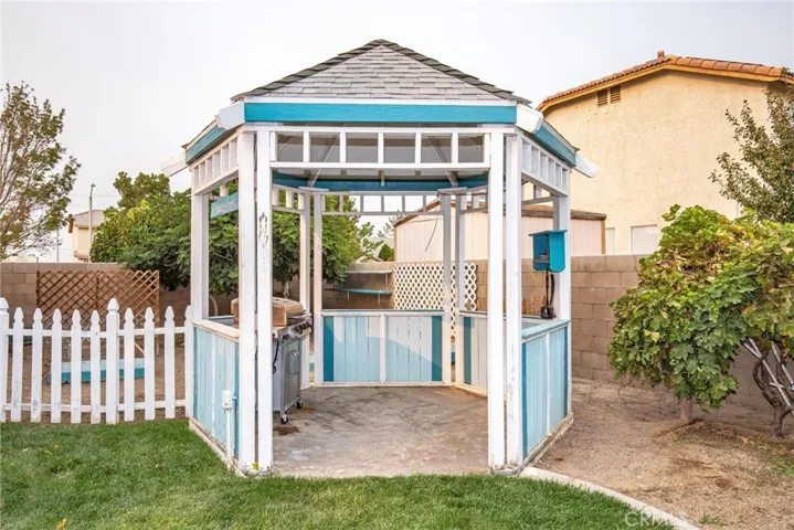 1546 Regents Street, Lancaster, California 93534