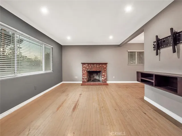 295 S 2nd Avenue, Upland, California 91786