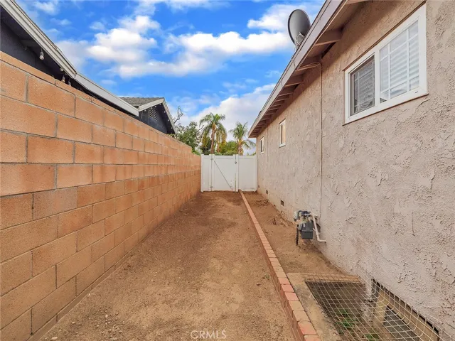 295 S 2nd Avenue, Upland, California 91786