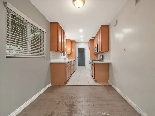 295 S 2nd Avenue, Upland, California 91786