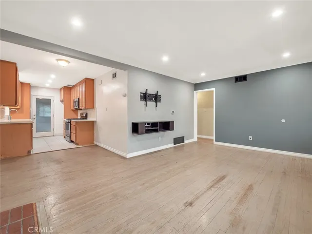 295 S 2nd Avenue, Upland, California 91786