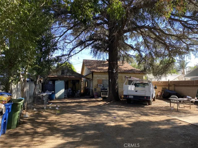 11220 Amboy Avenue, San Fernando, California 91340