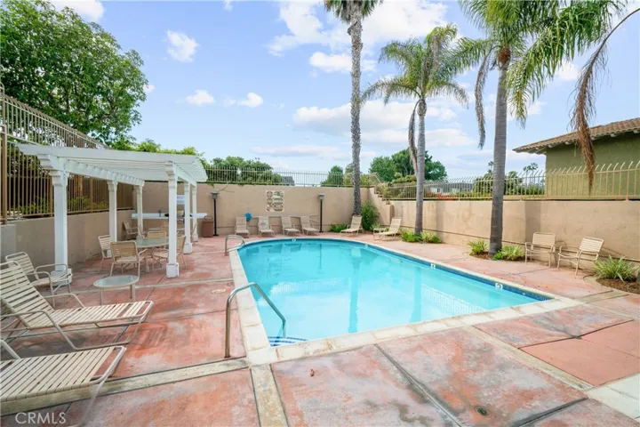 8306 Atlanta Avenue 104, Huntington Beach, California 92646