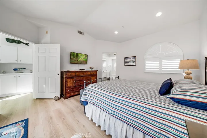 8306 Atlanta Avenue 104, Huntington Beach, California 92646