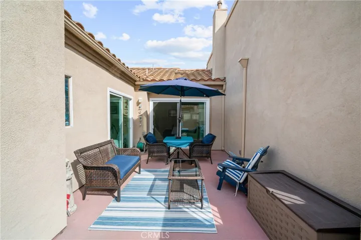 8306 Atlanta Avenue 104, Huntington Beach, California 92646
