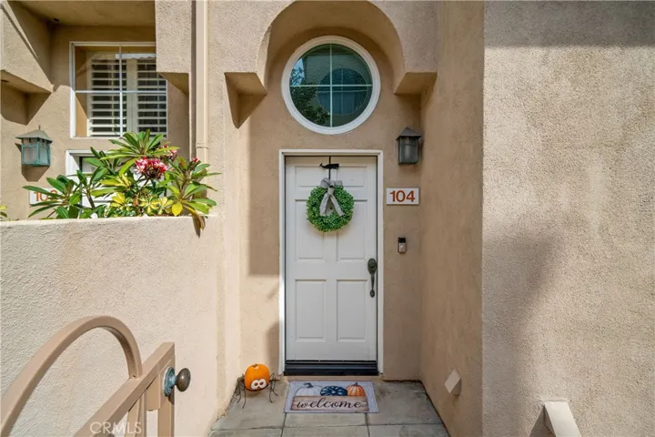 8306 Atlanta Avenue 104, Huntington Beach, California 92646