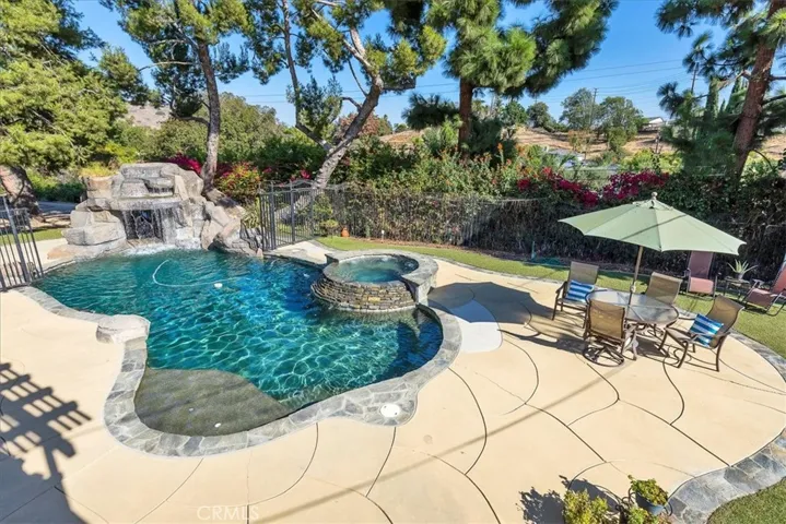 2182 Choral Drive, La Habra Heights, California 90631