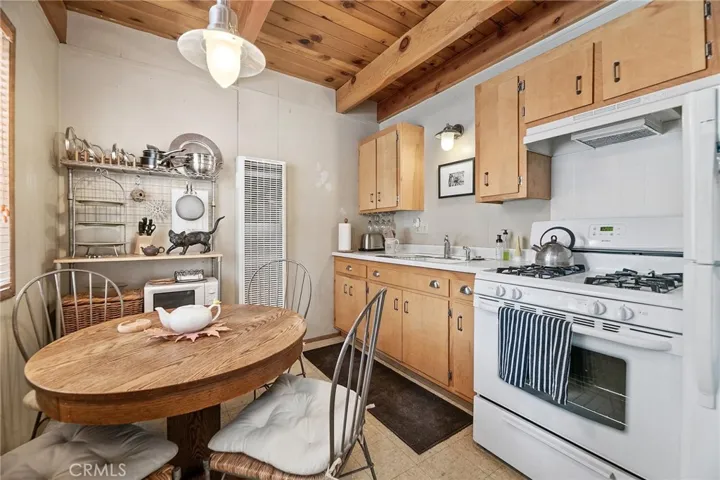2082 1st Lane, Big Bear, California 92314
