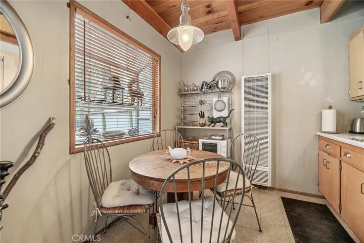 2082 1st Lane, Big Bear, California 92314