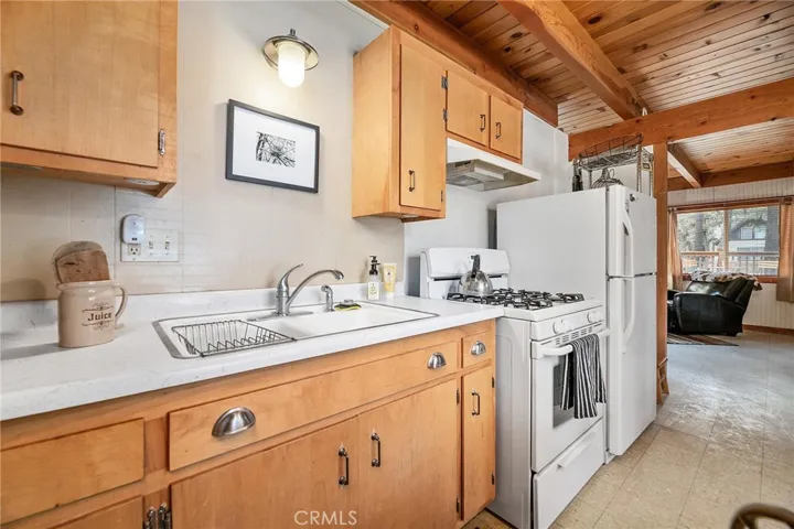 2082 1st Lane, Big Bear, California 92314