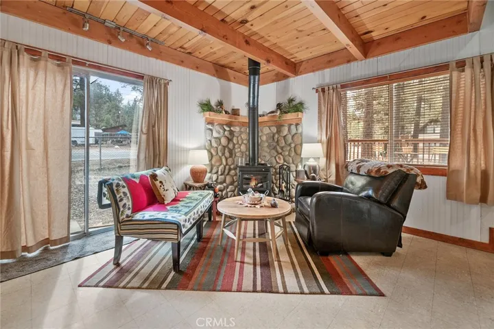 2082 1st Lane, Big Bear, California 92314