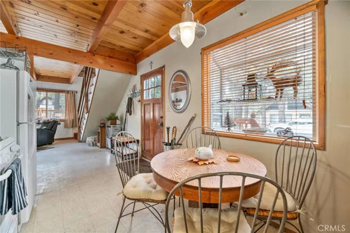 2082 1st Lane, Big Bear, California 92314