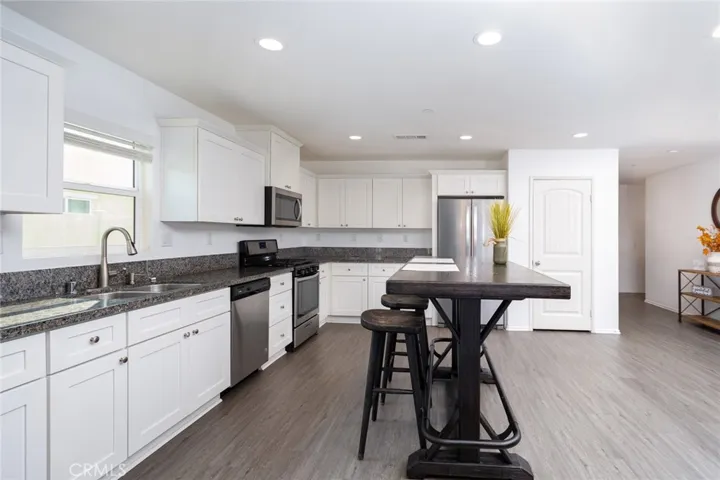 960 Battersea Road, Hemet, California 92543