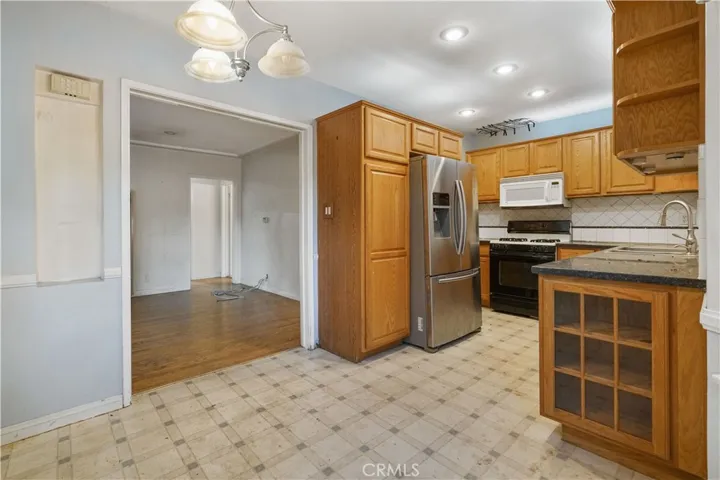 1441 N Keystone Street, Burbank, California 91506