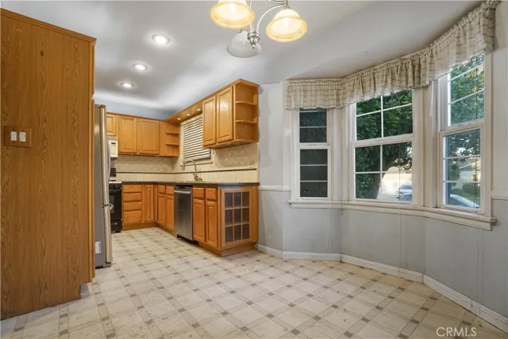1441 N Keystone Street, Burbank, California 91506
