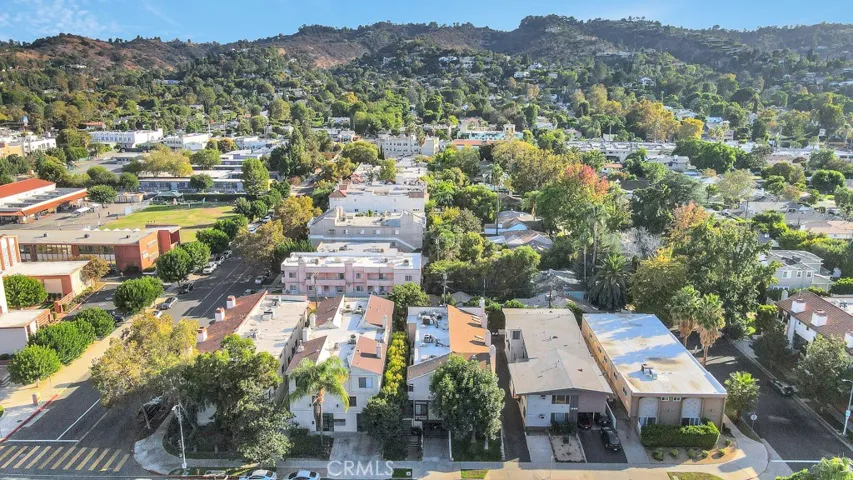 13412 Moorpark Street B, Sherman Oaks, California 91423