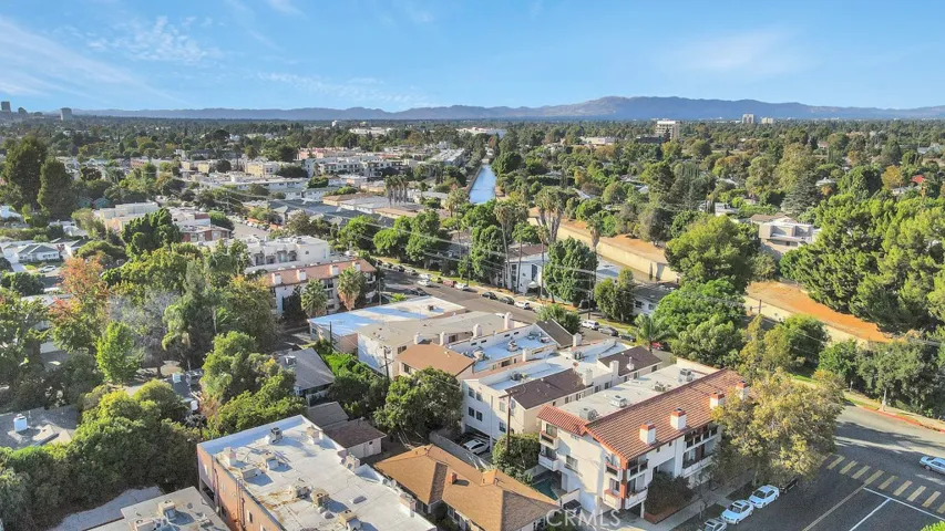 13412 Moorpark Street B, Sherman Oaks, California 91423
