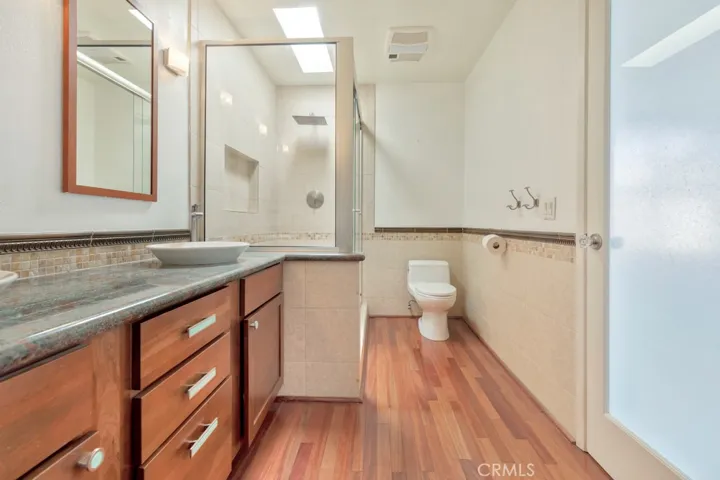 13412 Moorpark Street B, Sherman Oaks, California 91423