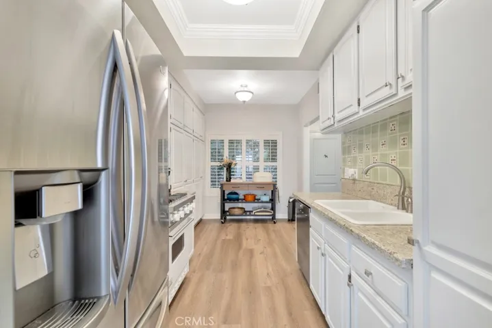 13412 Moorpark Street B, Sherman Oaks, California 91423