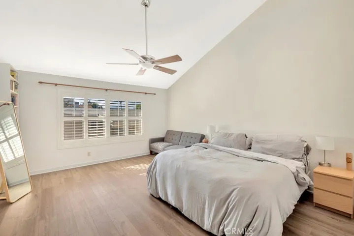 13412 Moorpark Street B, Sherman Oaks, California 91423