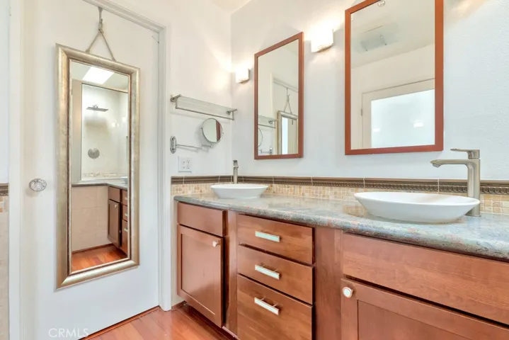 13412 Moorpark Street B, Sherman Oaks, California 91423