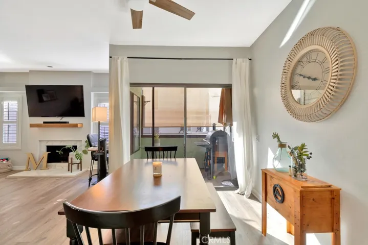 13412 Moorpark Street B, Sherman Oaks, California 91423