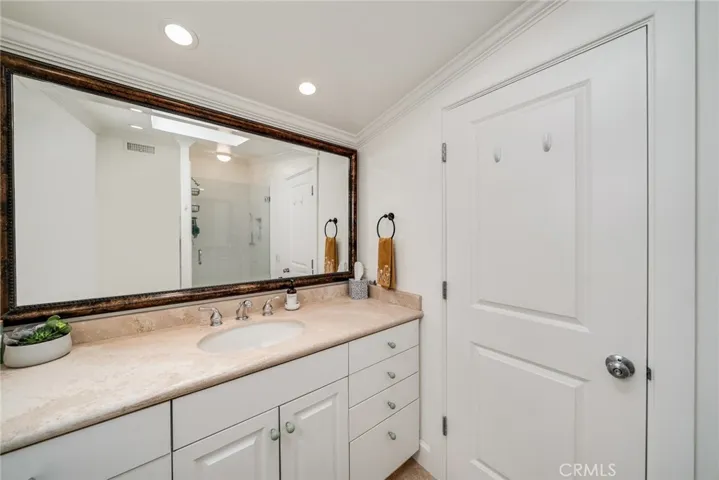 282 E Bay Street, Costa Mesa, California 92627