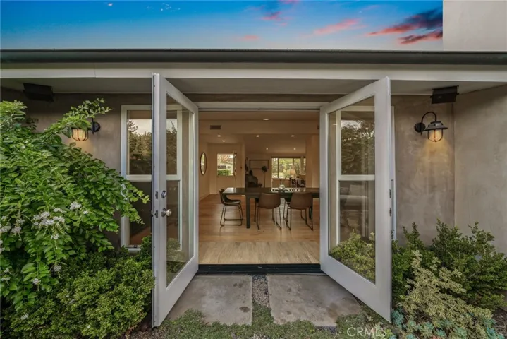 282 E Bay Street, Costa Mesa, California 92627