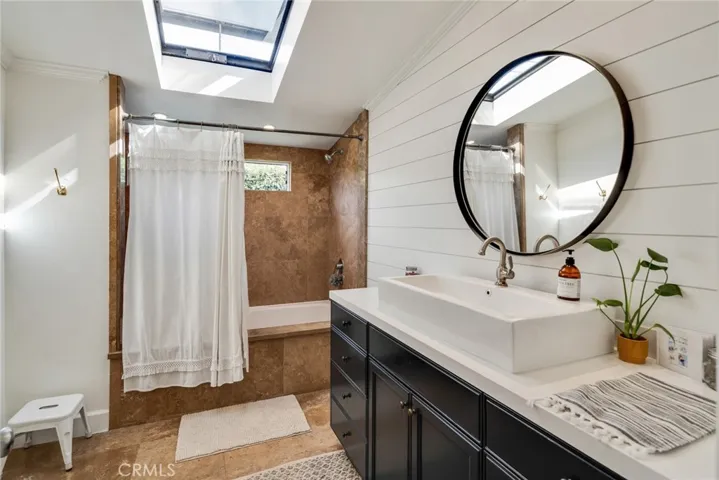 282 E Bay Street, Costa Mesa, California 92627