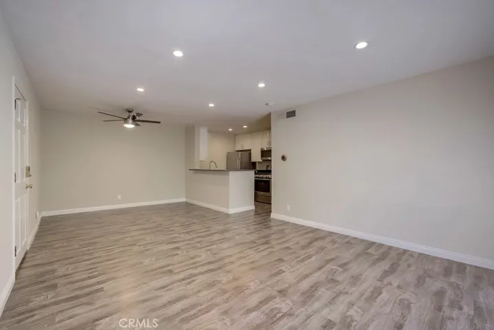 18645 Hatteras Street 135, Tarzana, California 91356