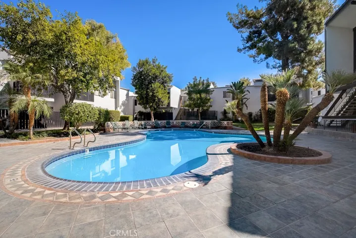 18645 Hatteras Street 135, Tarzana, California 91356
