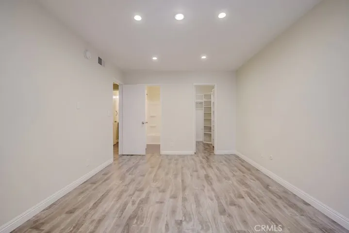 18645 Hatteras Street 135, Tarzana, California 91356