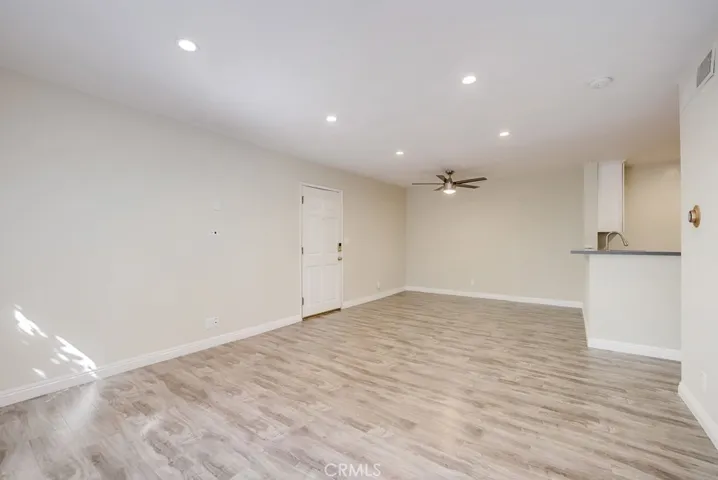 18645 Hatteras Street 135, Tarzana, California 91356