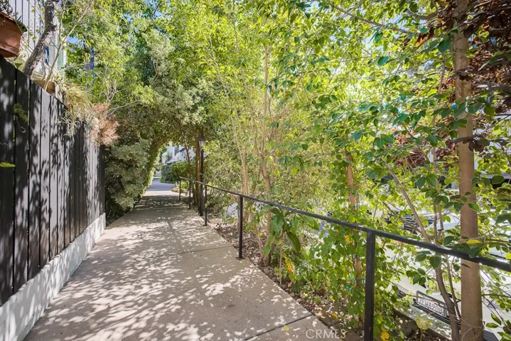 18645 Hatteras Street 135, Tarzana, California 91356
