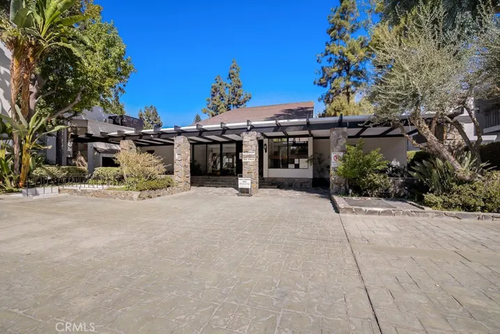 18645 Hatteras Street 135, Tarzana, California 91356