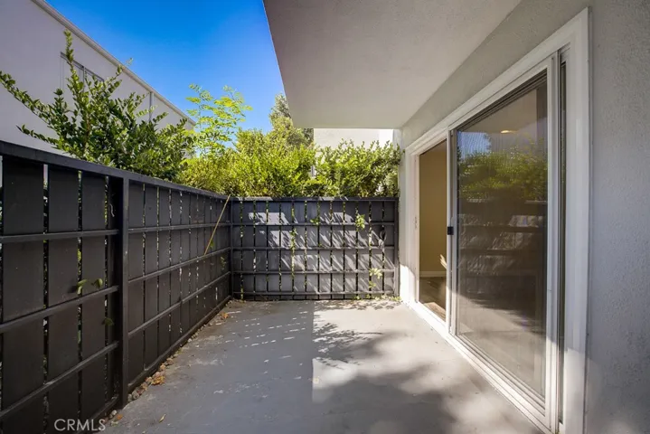 18645 Hatteras Street 135, Tarzana, California 91356