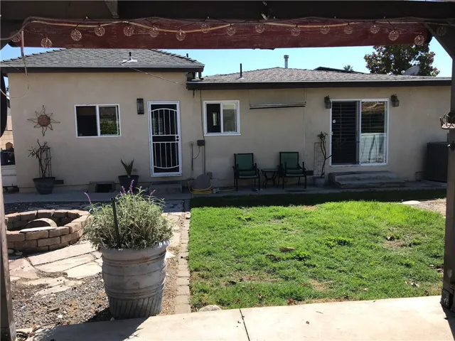 Spacious back yard