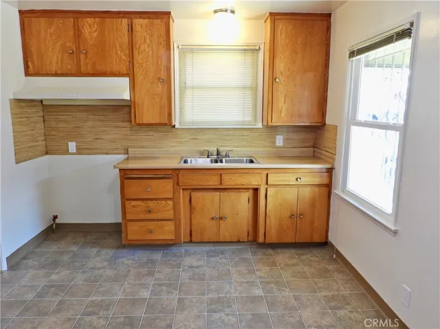 2151 W 108th Street, Los Angeles, California 90047