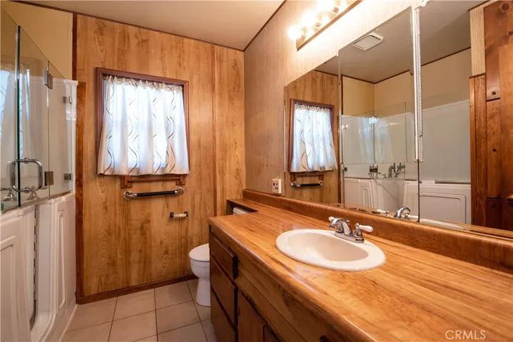 11529 Lakeland Road, Santa Fe Springs, California 90670