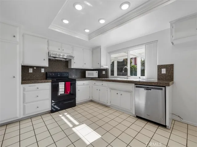 14932 Mayten Avenue, Irvine, California 92606