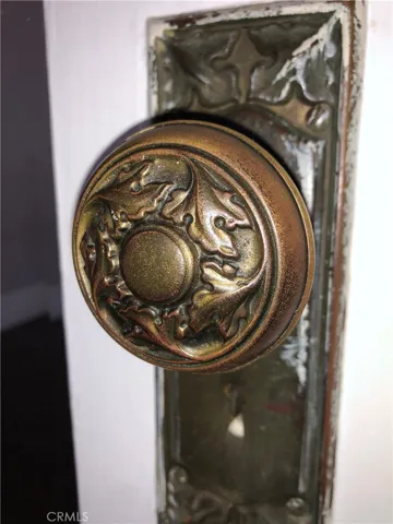 Look at these rare vintage knobs!