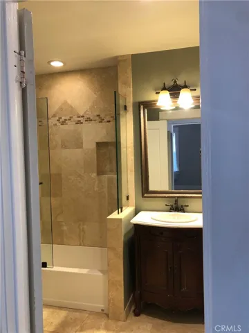 21 N Alboni Place, Long Beach, California 90802
