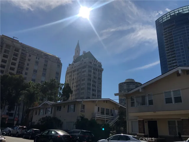 21 N Alboni Place, Long Beach, California 90802