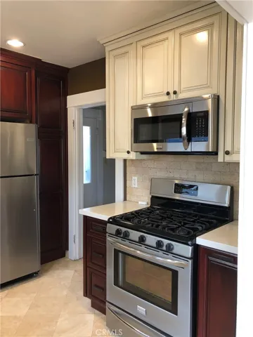 21 N Alboni Place, Long Beach, California 90802