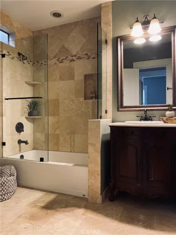 21 N Alboni Place, Long Beach, California 90802