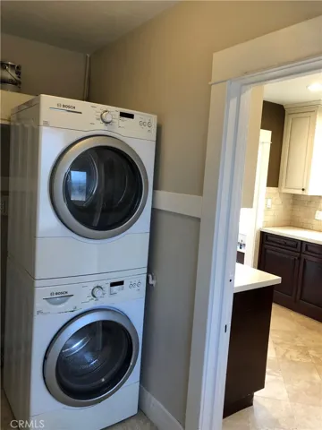 21 N Alboni Place, Long Beach, California 90802