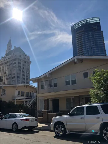 21 N Alboni Place, Long Beach, California 90802