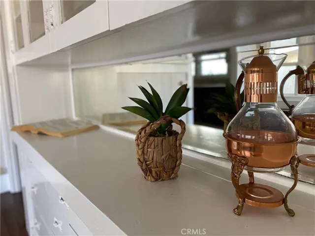 21 N Alboni Place, Long Beach, California 90802